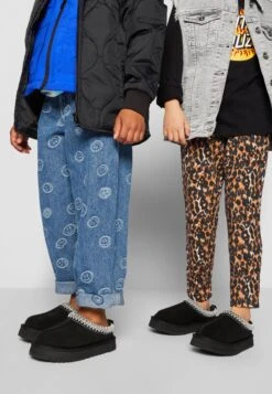 Ugg Tazz Unisex - Pantoffels - Black -Ugg Verkoopwinkel e3be86ee42c442c59a2872ca4cff235c