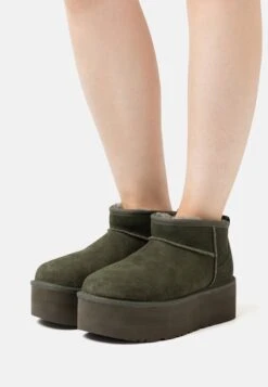 Ugg Classic Ultra Mini Platform - Enkellaarsjes Met Plateauzool - Moss Green