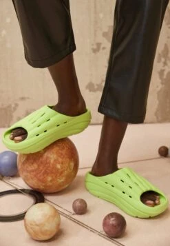 Ugg Foamo Slide - Muiltjes - Pale Chartreuse 10 Ugg Foamo Slide - Muiltjes - Pale Chartreuse -Ugg Verkoopwinkel ee9efc3f144e4681ab099776456ef78d