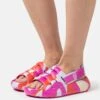 Ugg Sport Yeah Camopop - Sandalen - Dragon Fruit