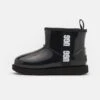 Ugg Classic Clear Mini Ii - Regenlaarzen - Black 1 Ugg Classic Clear Mini Ii - Regenlaarzen - Black -Ugg Verkoopwinkel fbbbda2446b644b0b5b92af67712dc39
